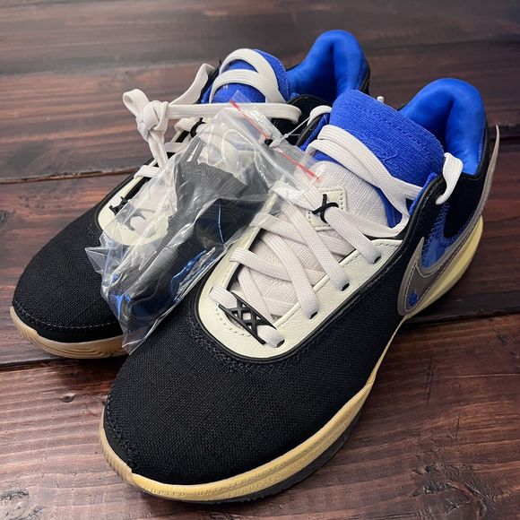 Nike LeBron 20 Basketball Shoes